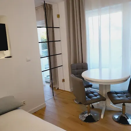 100 M Od Morza بيت ضيافة