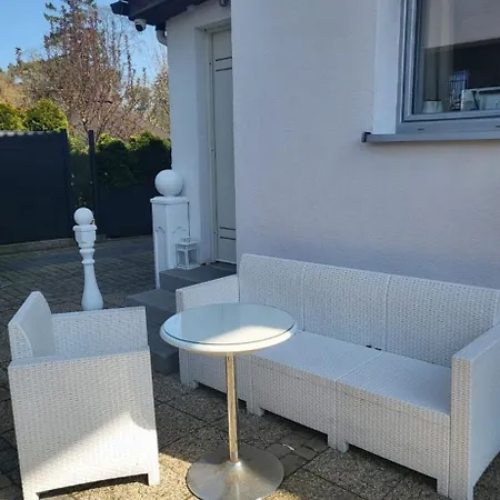 100 M Od Morza بيت ضيافة