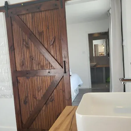 بيت ضيافة 100 M Od Morza Dziwnów